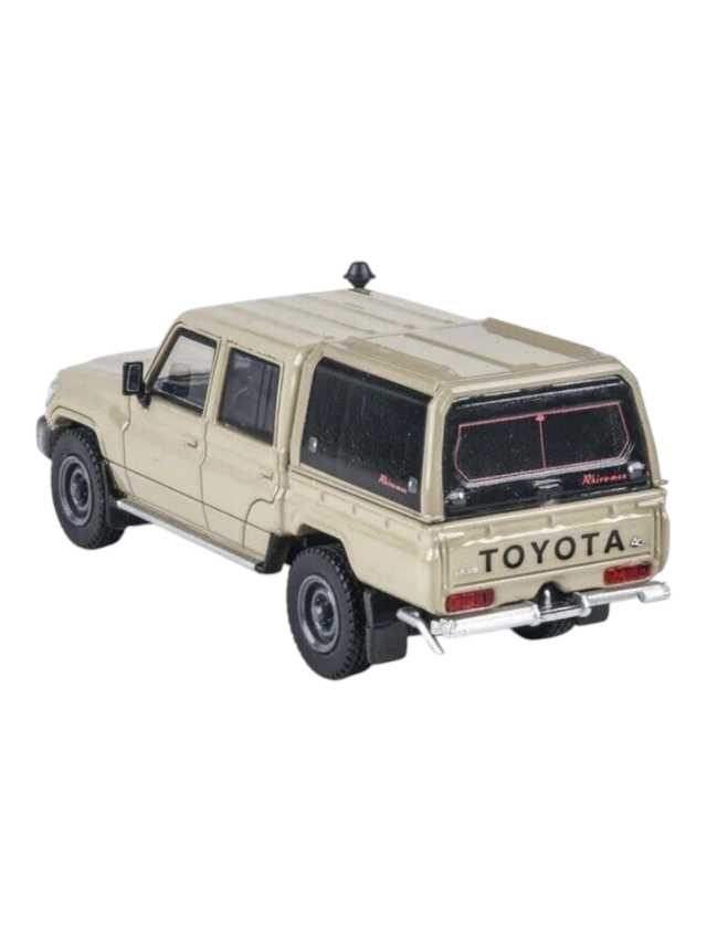 Para64 2014 Toyota Land Cruiser LC79 Sandy Taupe 1:64 Scale Diecast - Image 3