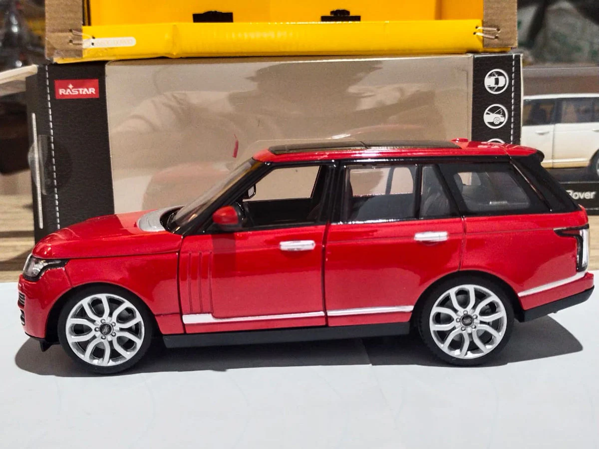 Rastar Range Rover Diecast Car Imported 1:24 Scale Red And Black - Image 2