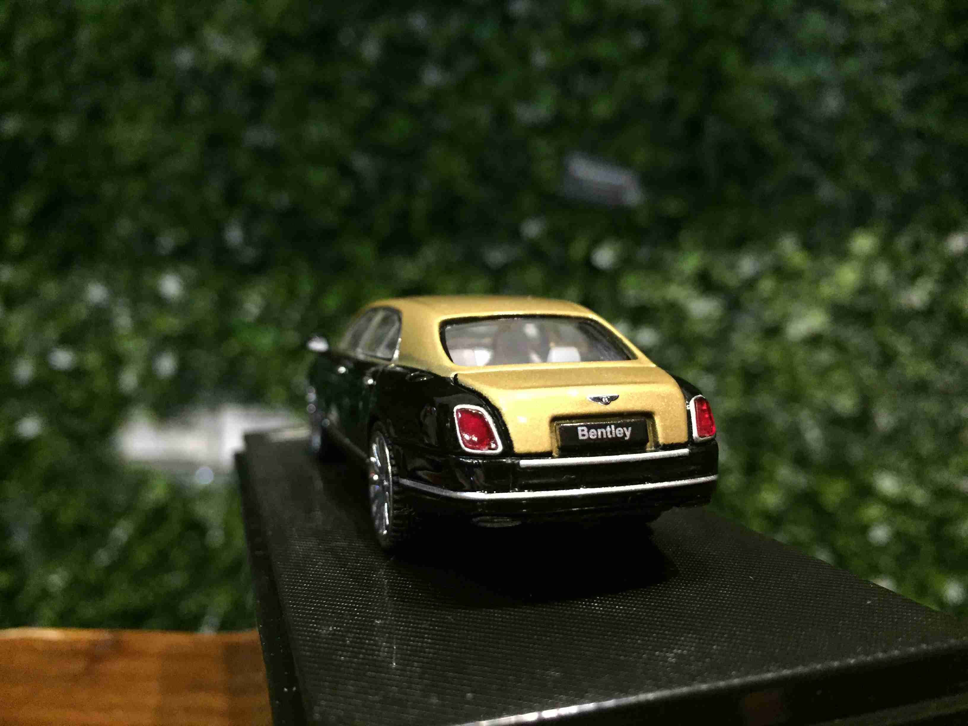 SC Art Bentley Mulsanne Diecast Car Model 1:64 Scale Black & Gold Luxury Edition - Image 5