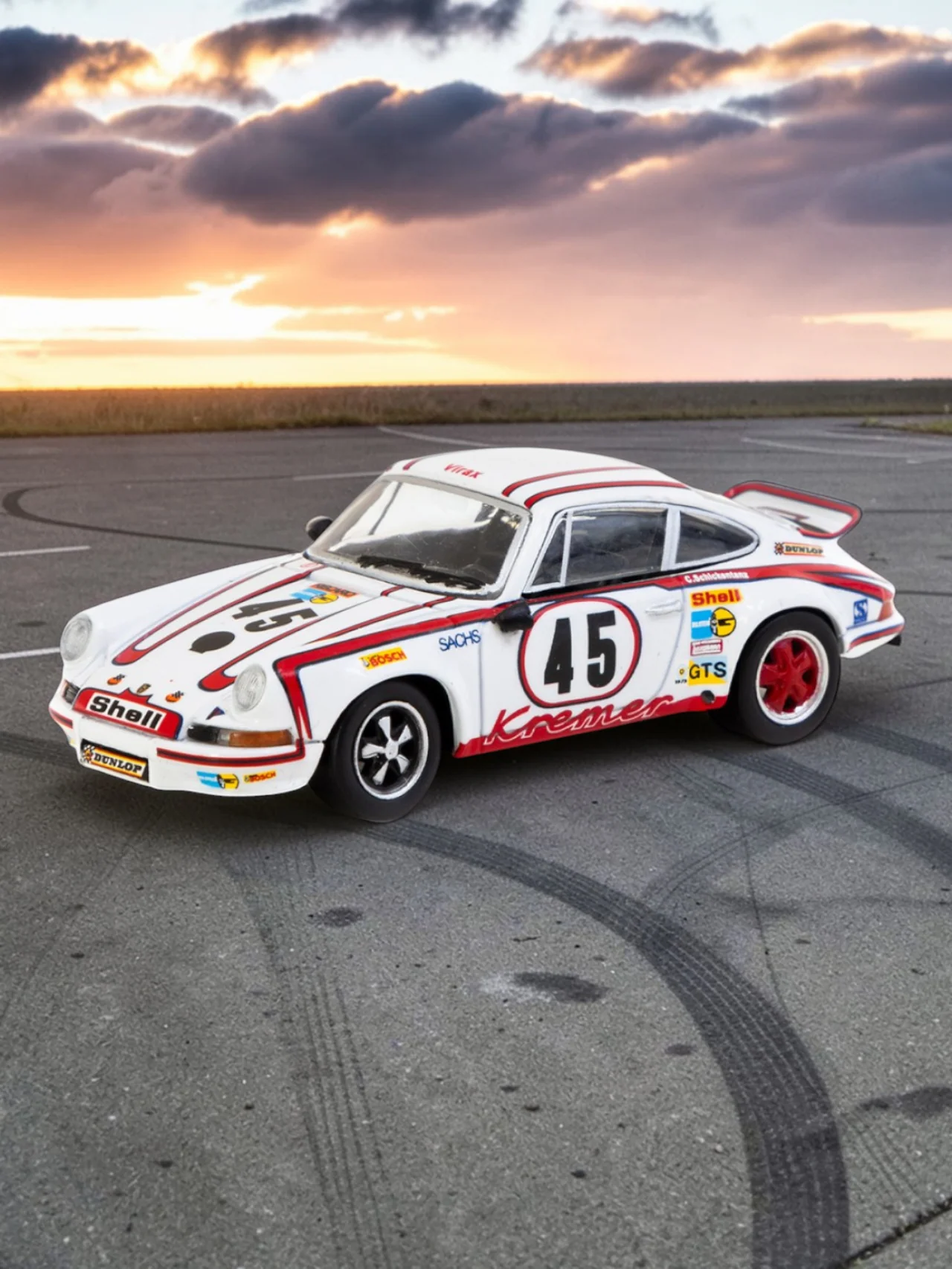 Schuco Porsche 911 Carrera RSR 2.8 Le Mans 1973 #45 Winner Diecast Model Car 1:64 Scale - Image 2