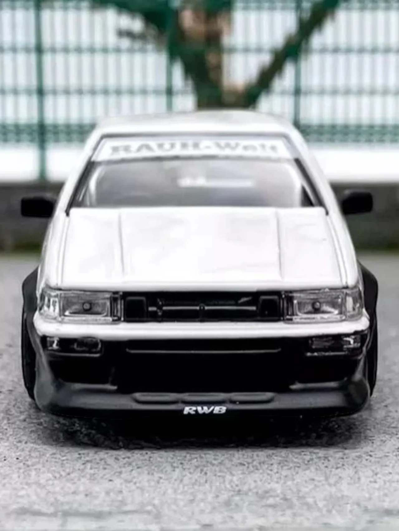 Street Warrior Toyota AE86 Rauh-Welt Premium Diecast 1:64 Scale (With Acrylic Case) - Image 4