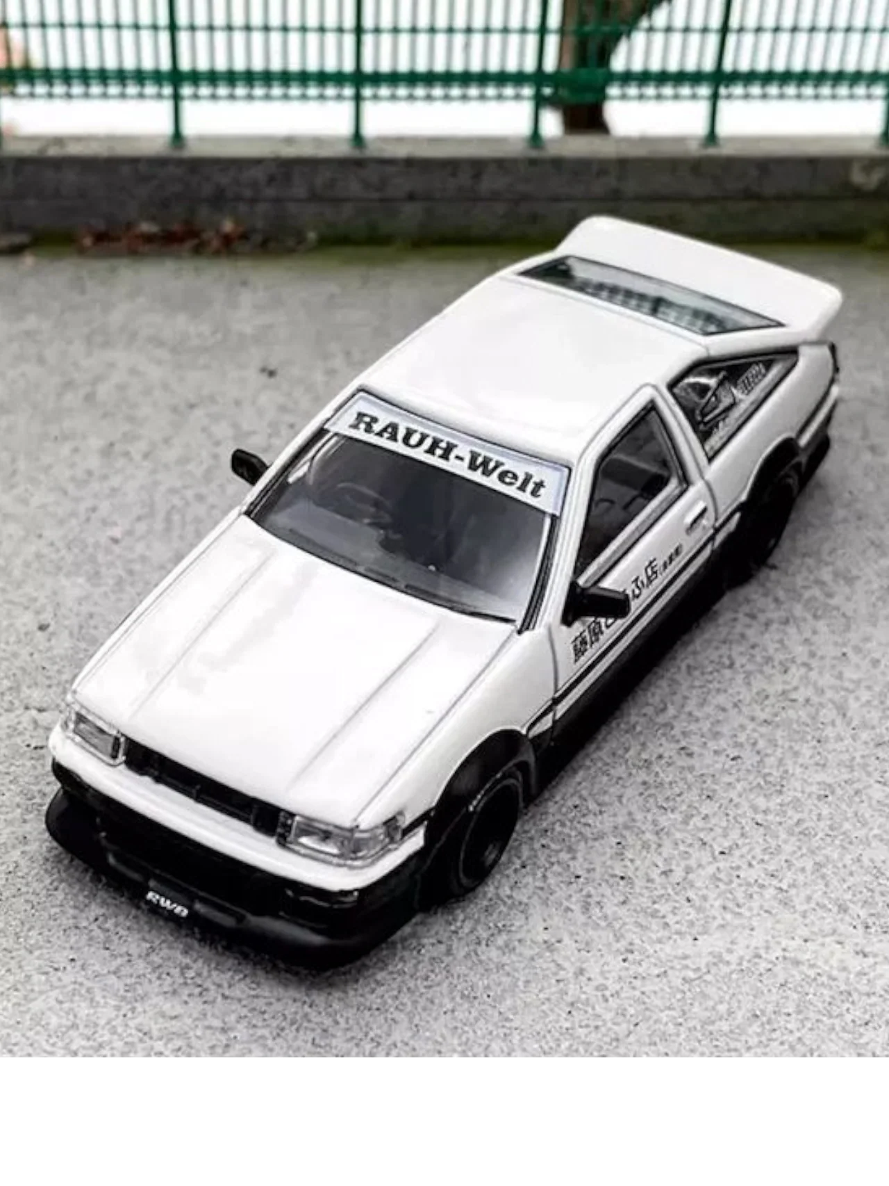 Street Warrior Toyota AE86 Rauh-Welt Premium Diecast 1:64 Scale (With Acrylic Case) - Image 5