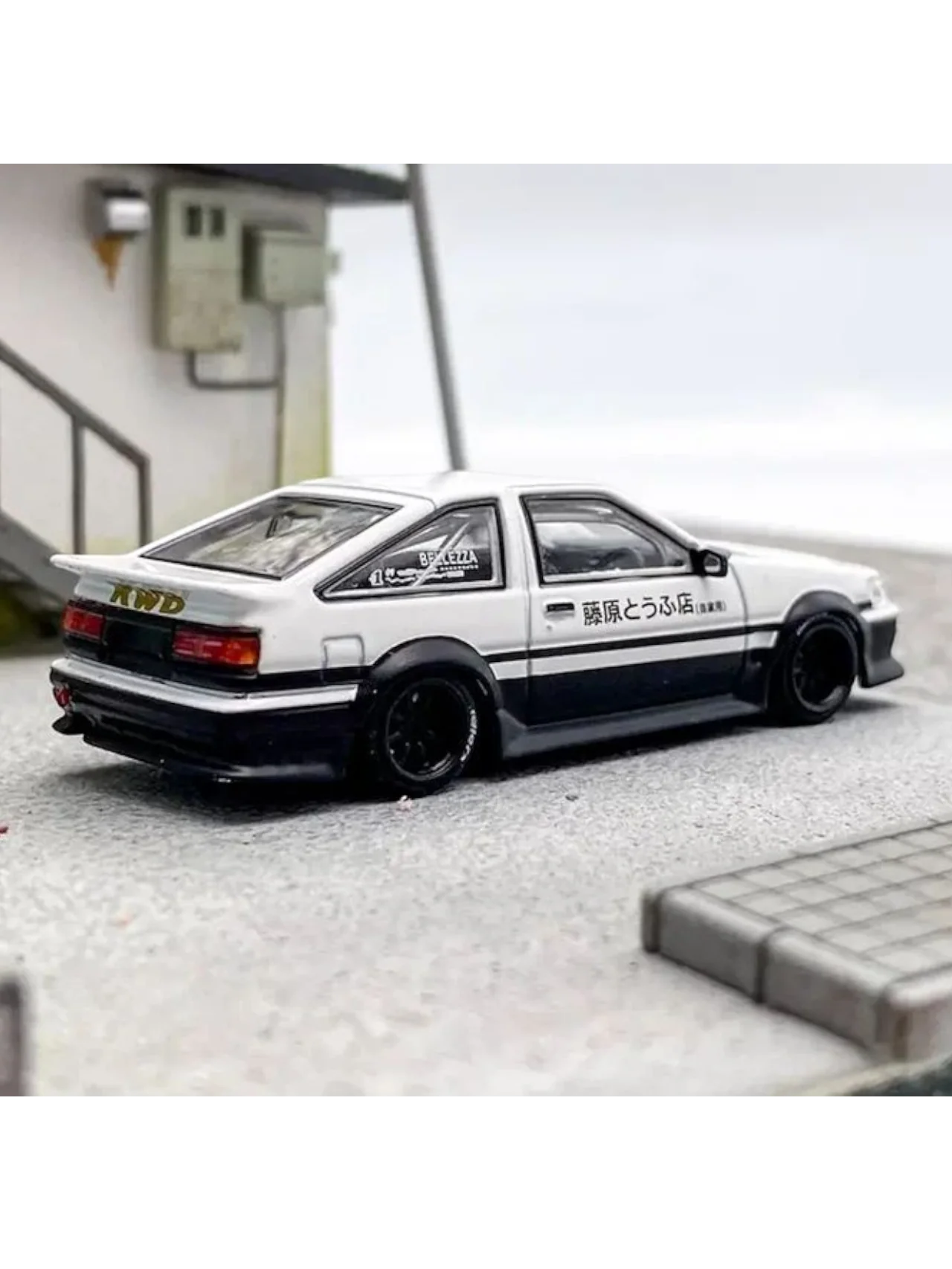 Street Warrior Toyota AE86 Rauh-Welt Premium Diecast 1:64 Scale (With Acrylic Case) - Image 8