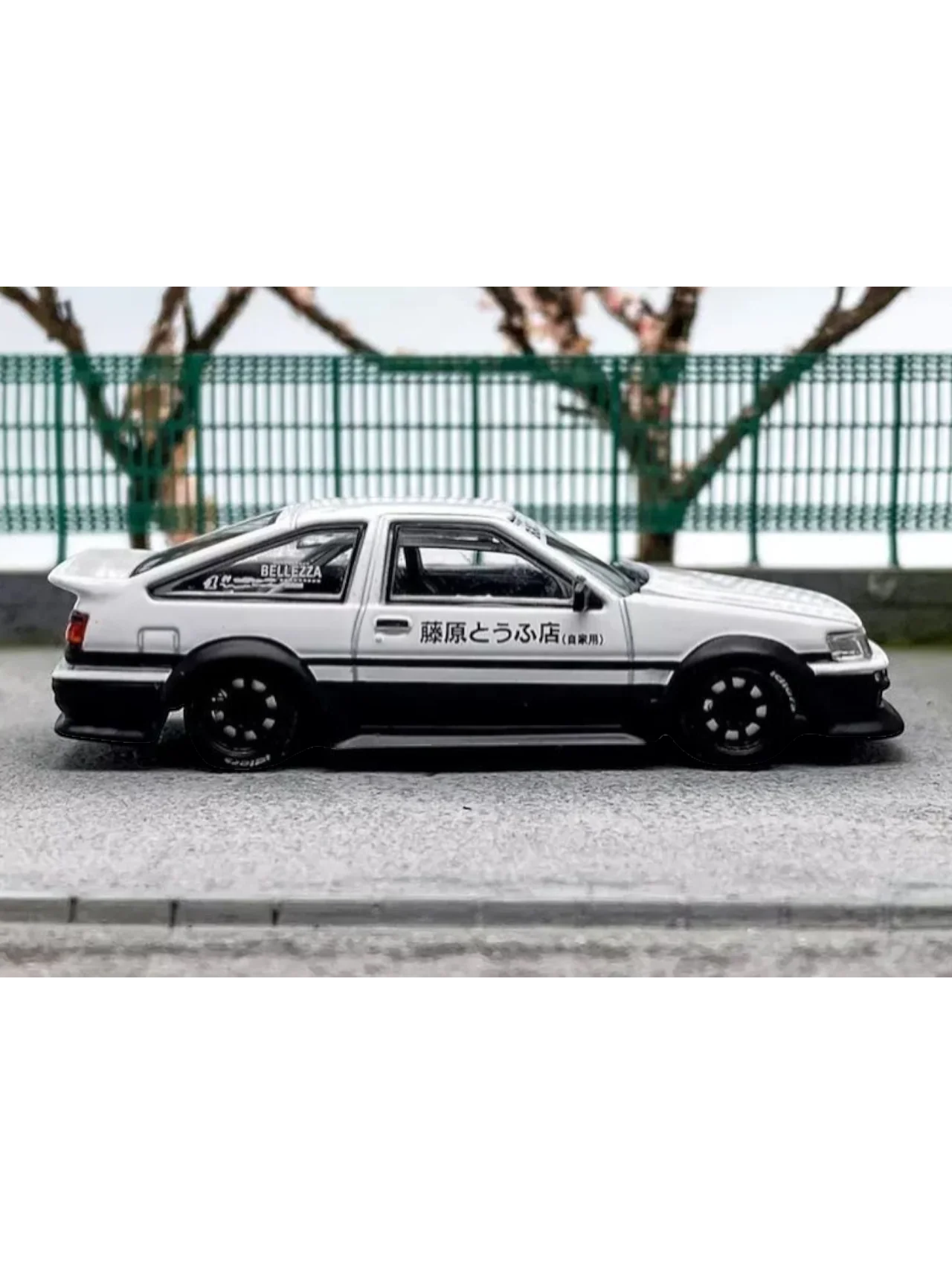 Street Warrior Toyota AE86 Rauh-Welt Premium Diecast 1:64 Scale (With Acrylic Case) - Image 9