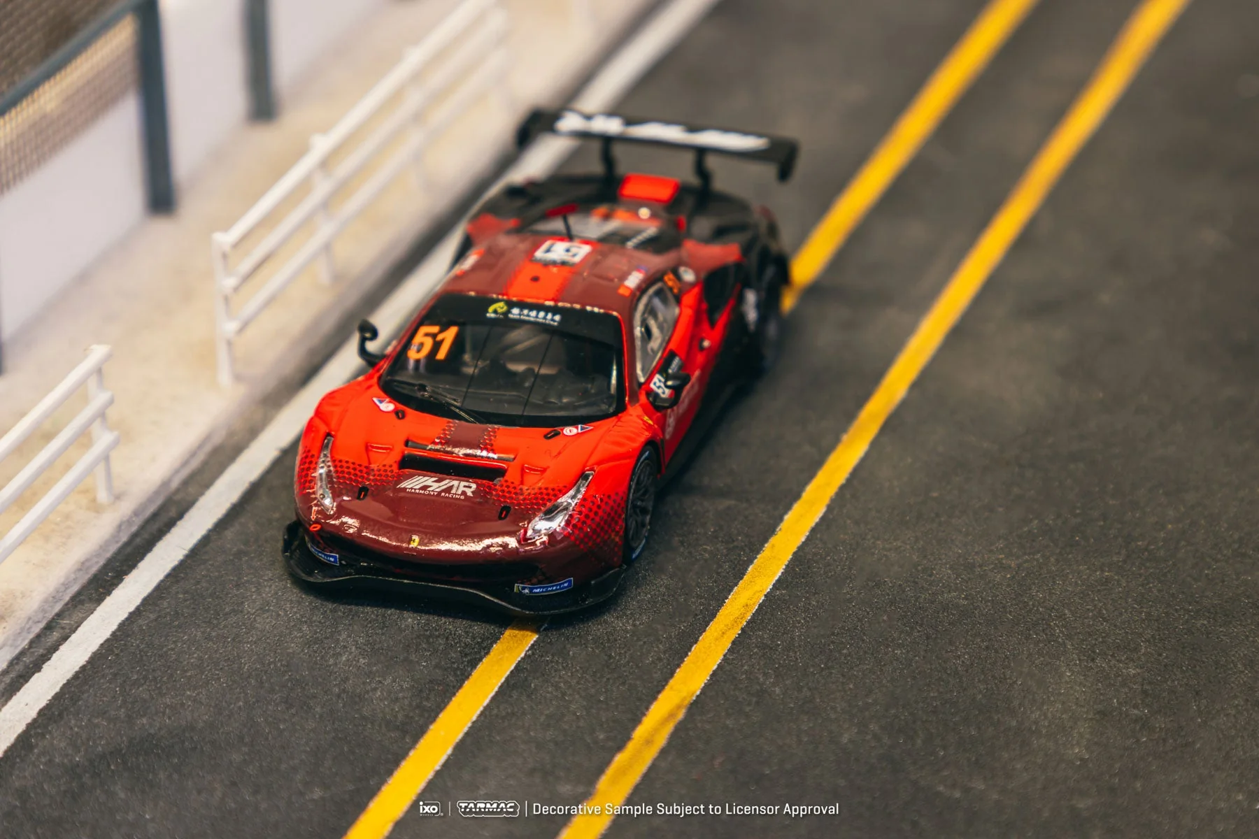 Tarmac Works Ferrari 488 GT3 Macau GT Cup 2022 Harmony Racing Chen Weian 1:64 Scale (With Acrylic Case) - Image 4